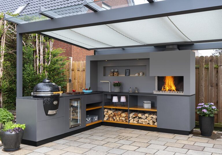 berdachte-outdoor-k-chen-fest-oder-mit-lamellen-pergola