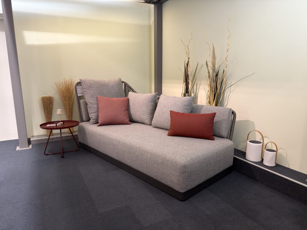 WAVE Outdoor-Daybed in grau